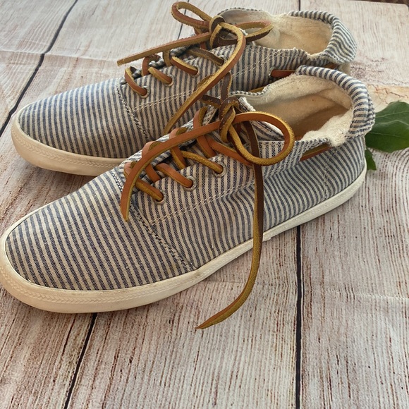 ROXY Encinitas Mid-top Nautical Stripe Sneakers - Picture 11 of 12